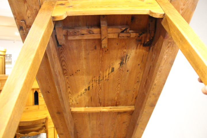 Antiker Esstisch, Gesindetisch Kiefer Biedermeier (Art.-Nr. 05100)