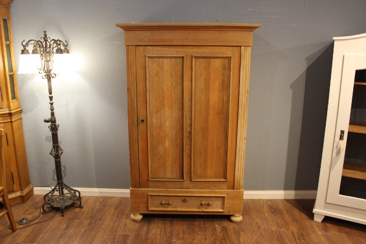 antiker Kiefernholzschrank mit Schublade, Gründerzeit (Art.-Nr. 05163)