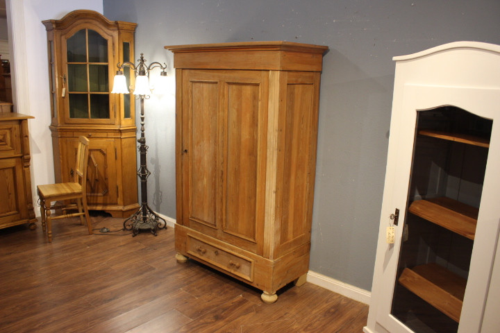 antiker Kiefernholzschrank mit Schublade, Gründerzeit (Art.-Nr.: 05163)