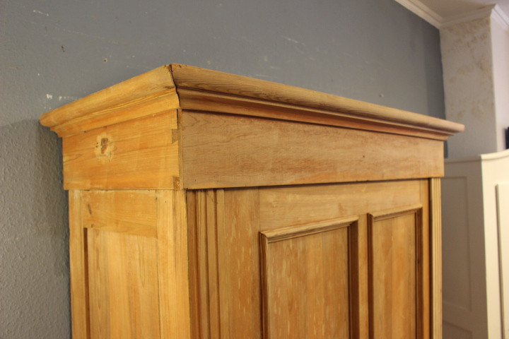 antiker Kiefernholzschrank mit Schublade, Gründerzeit (Art.-Nr. 05163)