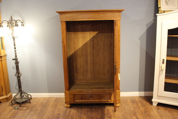 antiker Kiefernholzschrank mit Schublade, Gründerzeit (Art.-Nr. 05163)