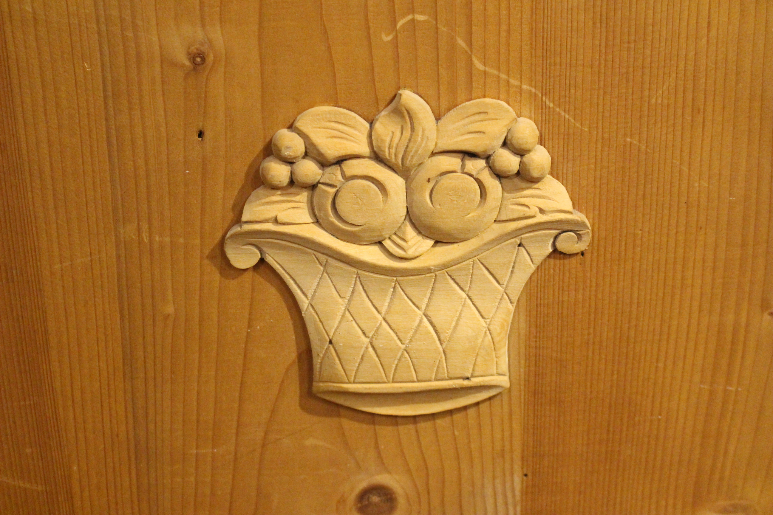 Antiker Kleiderschrank, Jugendstil, zweitürig mit Rundbogen (Art.-Nr. 04032)