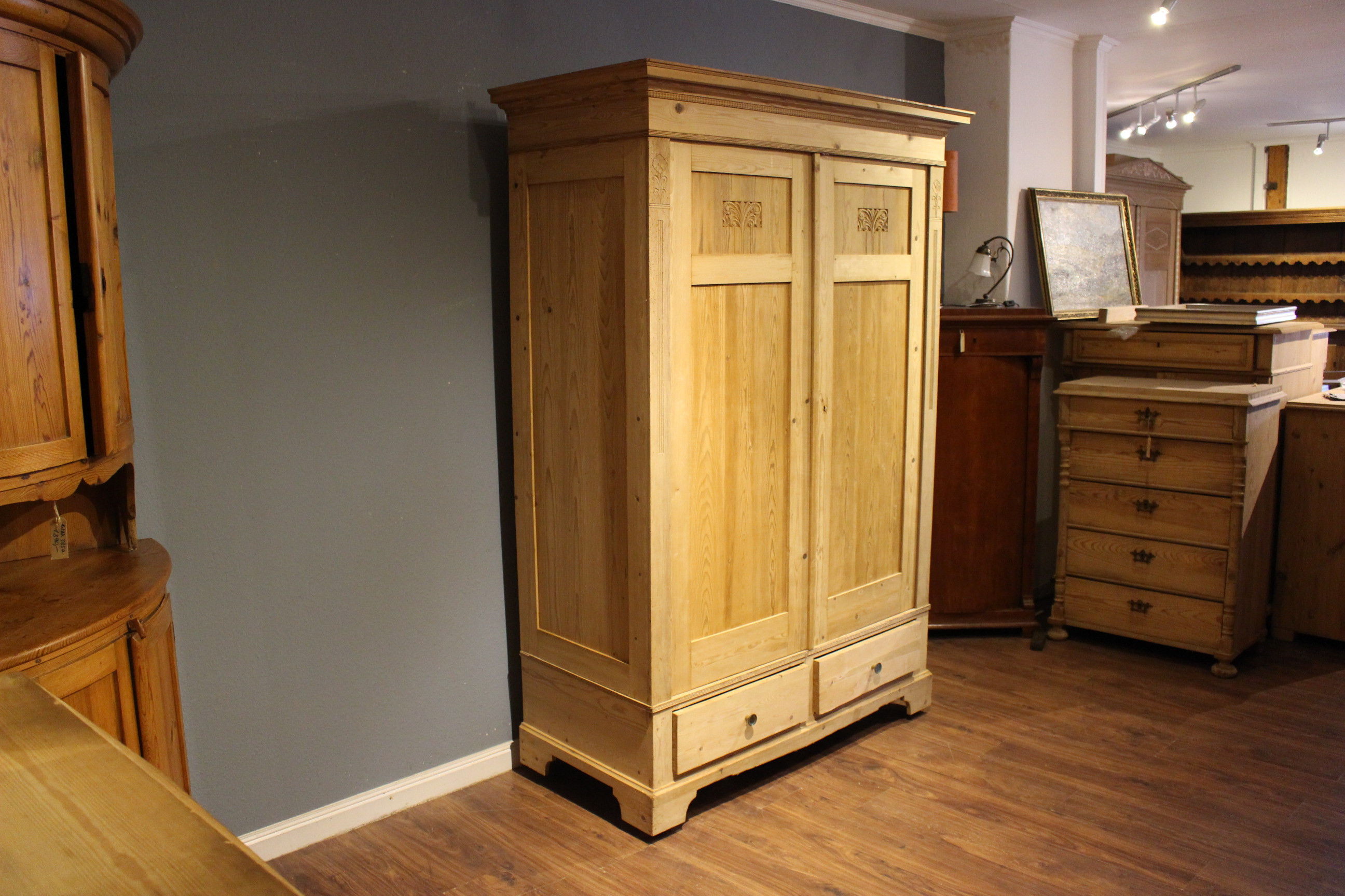 antiker Kleiderschrank, Kiefer, Jugendstil, zweitürig (Art.-Nr. 03884)