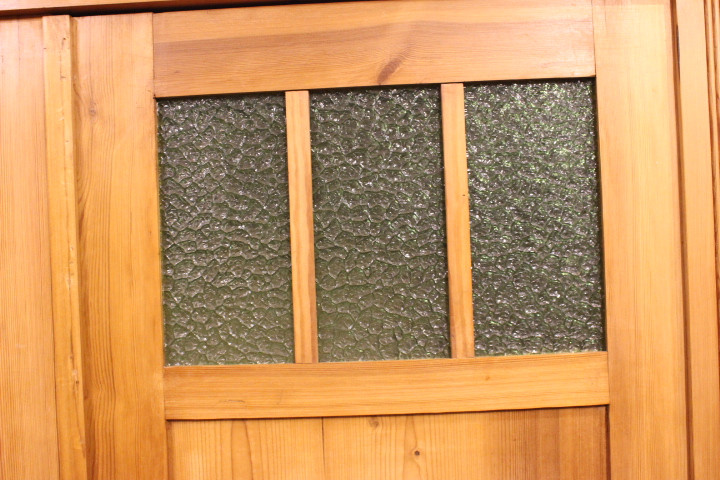 antiker Kleiderschrank, Kiefer gelaugt, Jugendstil zweitürig (Art.-Nr. 04033)