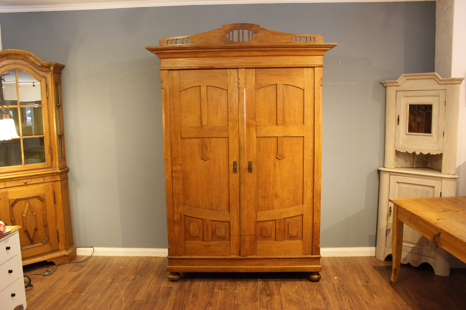 antiker Kleiderschrank, Wäscheschrank, Eiche (Art.-Nr.: 05215)
