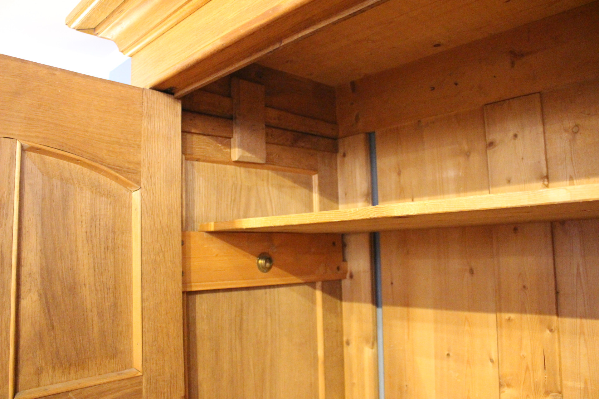 antiker Kleiderschrank, Wäscheschrank, Eiche (Art.-Nr. 05215)