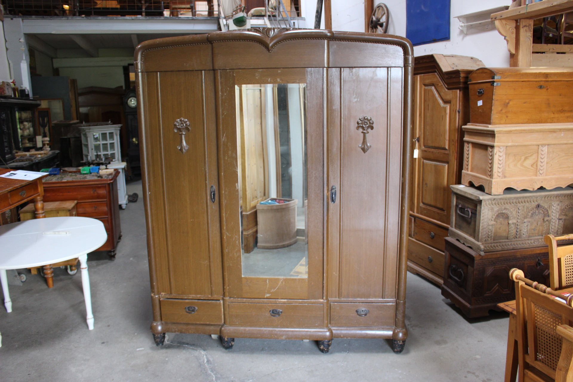 Antiker Kleiderschrank, Wäscheschrank dreitürig Art déco (Art.-Nr. 05217)