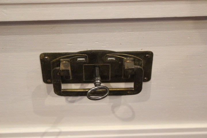 antiker Kleiderschrank, Wäscheschrank mit großem Spiegel, Art déco (Art.-Nr. 04971)