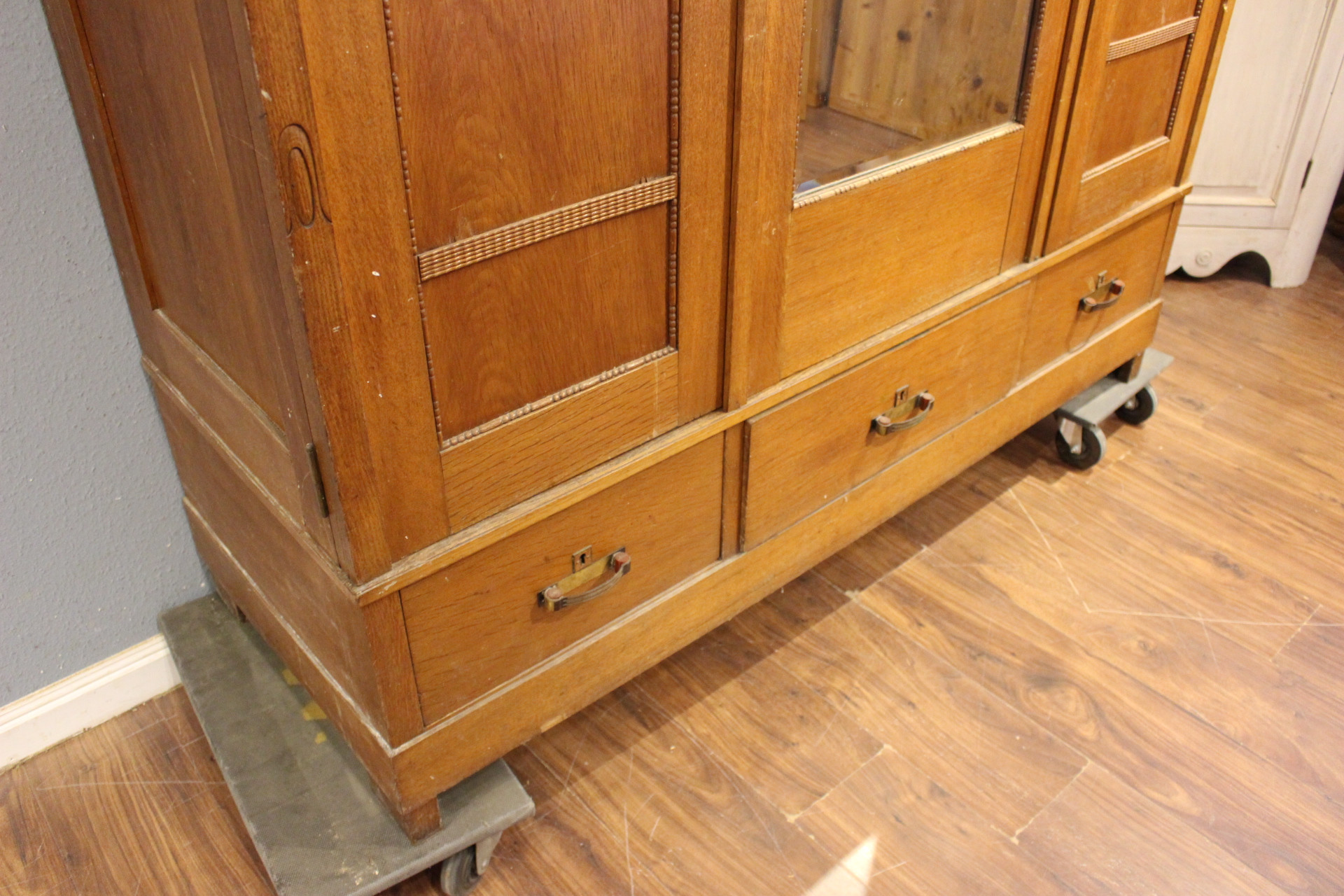 antiker Kleiderschrank, Wäscheschrank mit großem Spiegel, Art déco (Art.-Nr. 05225)