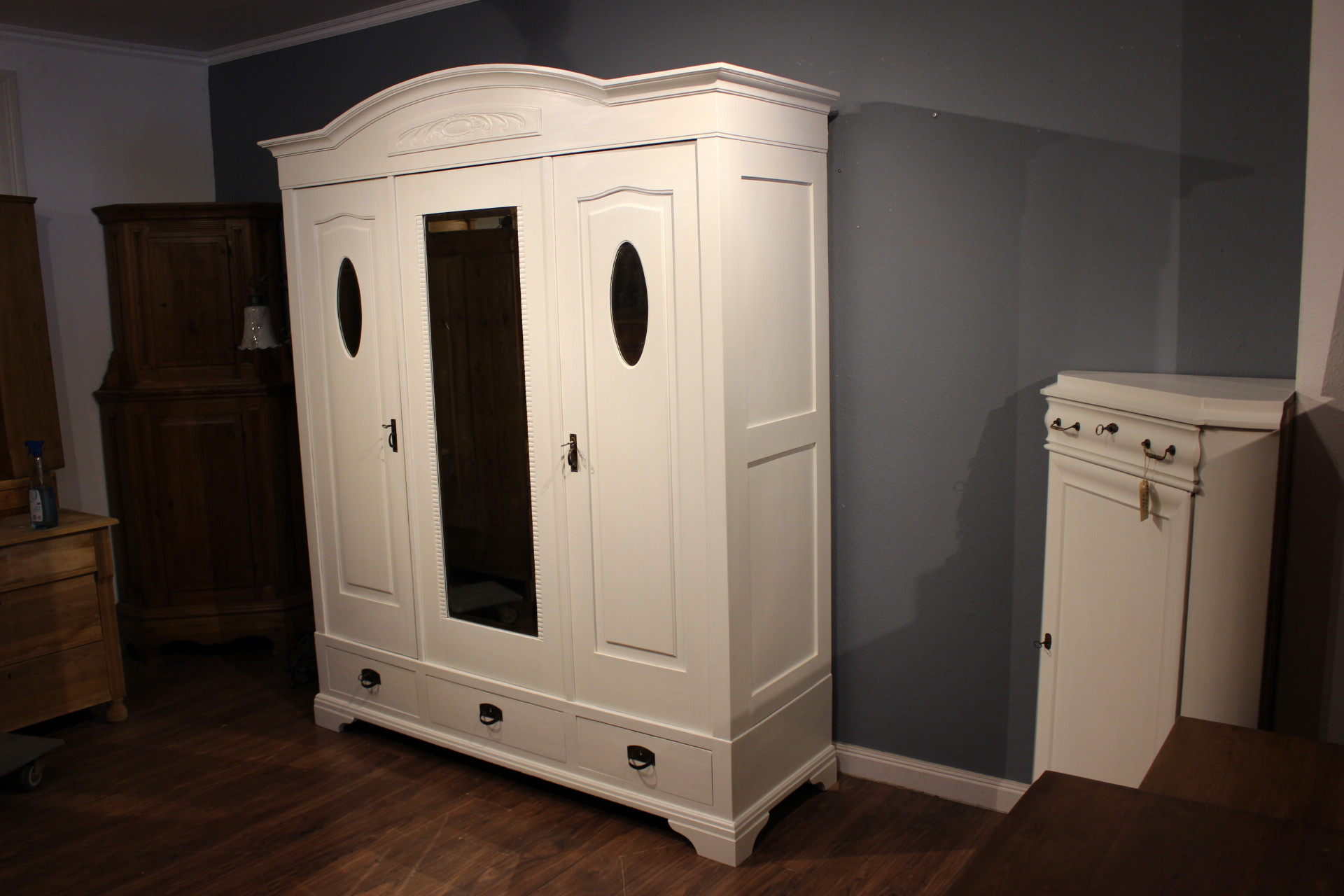 antiker Kleiderschrank, Wäscheschrank mit großem Spiegel, Art déco (Art.-Nr. 04645)