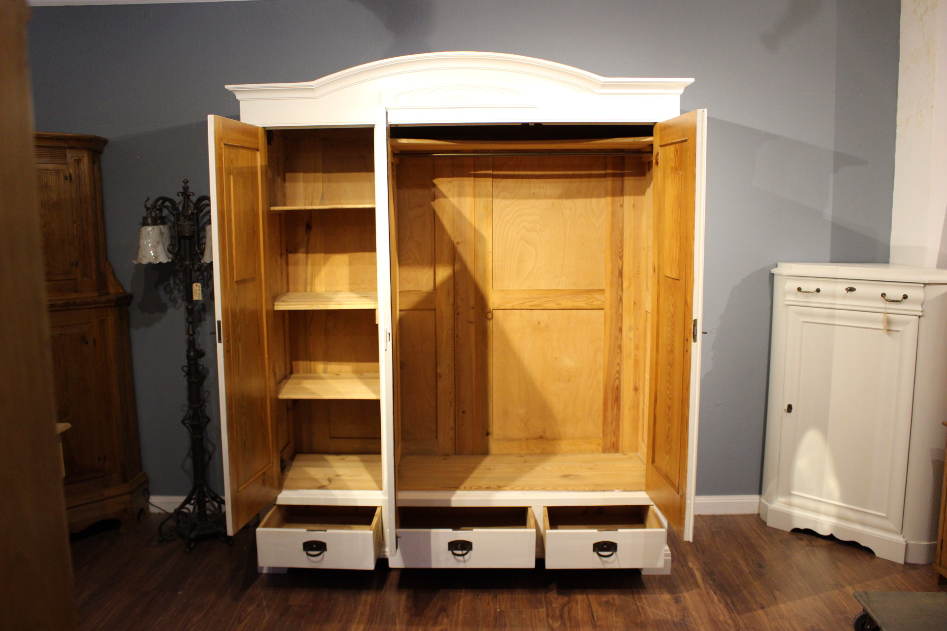 antiker Kleiderschrank, Wäscheschrank mit großem Spiegel, Art déco (Art.-Nr. 04645)
