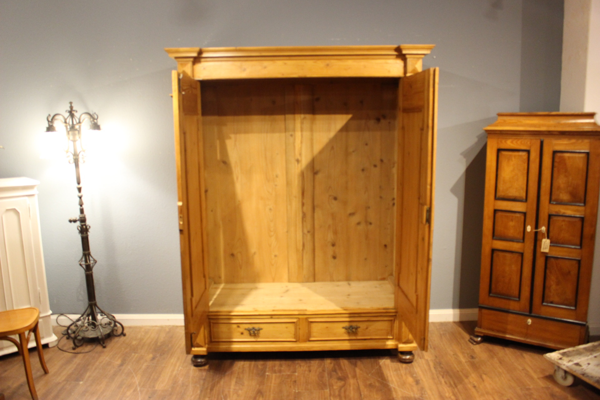 Antiker Kleiderschrank Gründerzeit (Art.-Nr. 03436)