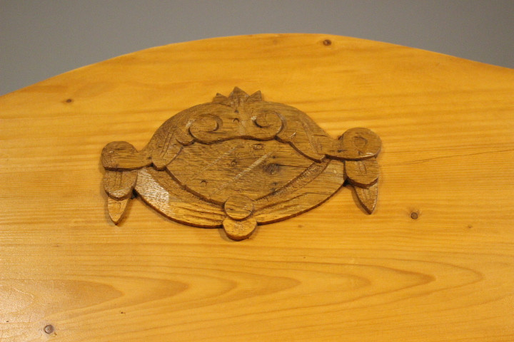 Antiker Kleiderschrank mit Rundbogen, Jugendstil (Art.-Nr. 05105)