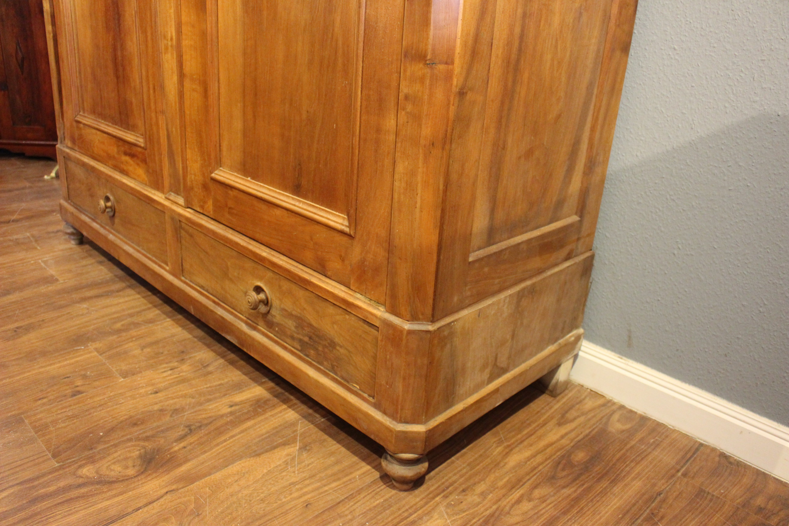 Antiker Kleiderschrank Wäscheschrank, Nußbaum, Louis Philippe (Art.-Nr. 03620)