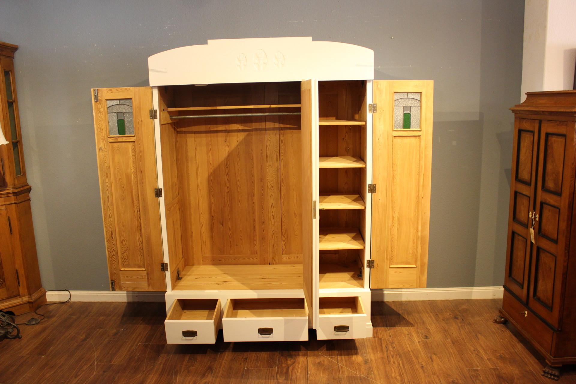 Antiker Schrank mit Spiegel,  weiß, Art déco (Art.-Nr. 05142)