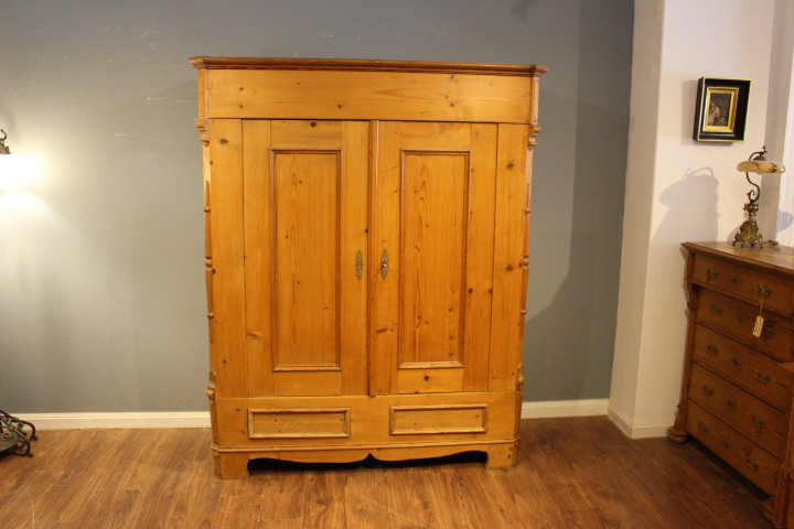 antiker Wäscheschrank, zweitürig, Louis Philippe-Stil (Art.-Nr.: 05027)