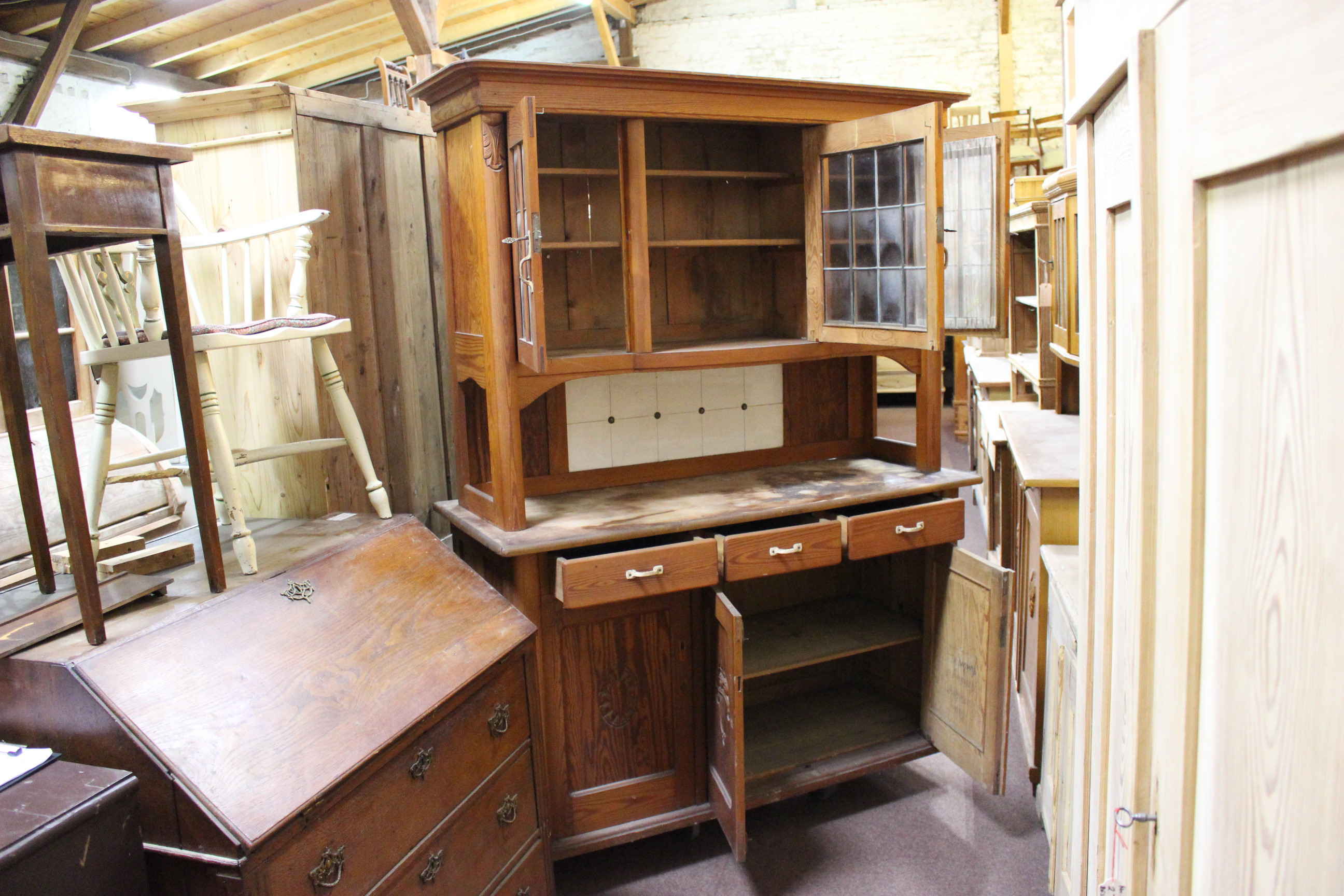 Antikes Küchenbuffet, 20er Jahre, Kiefer