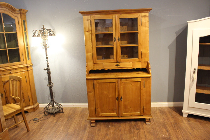 Antikes bäuerliches Küchenbuffet (Art.-Nr. 05160)