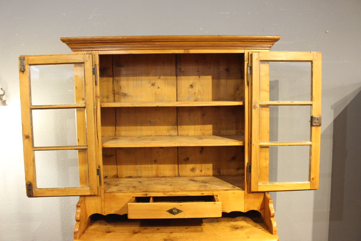 Antikes bäuerliches Küchenbuffet (Art.-Nr. 05160)