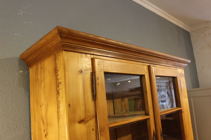 Antikes bäuerliches Küchenbuffet (Art.-Nr. 05160)