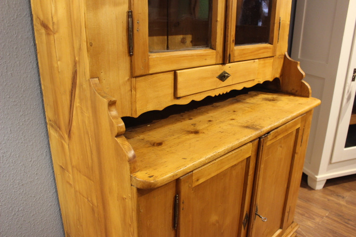 Antikes bäuerliches Küchenbuffet (Art.-Nr. 05160)