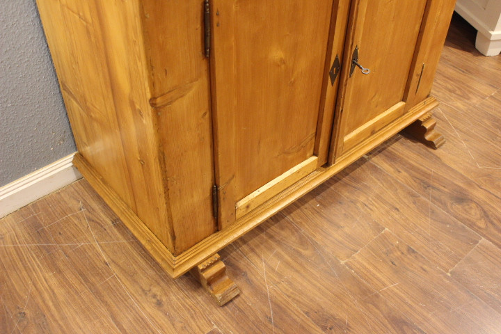 Antikes bäuerliches Küchenbuffet (Art.-Nr. 05160)