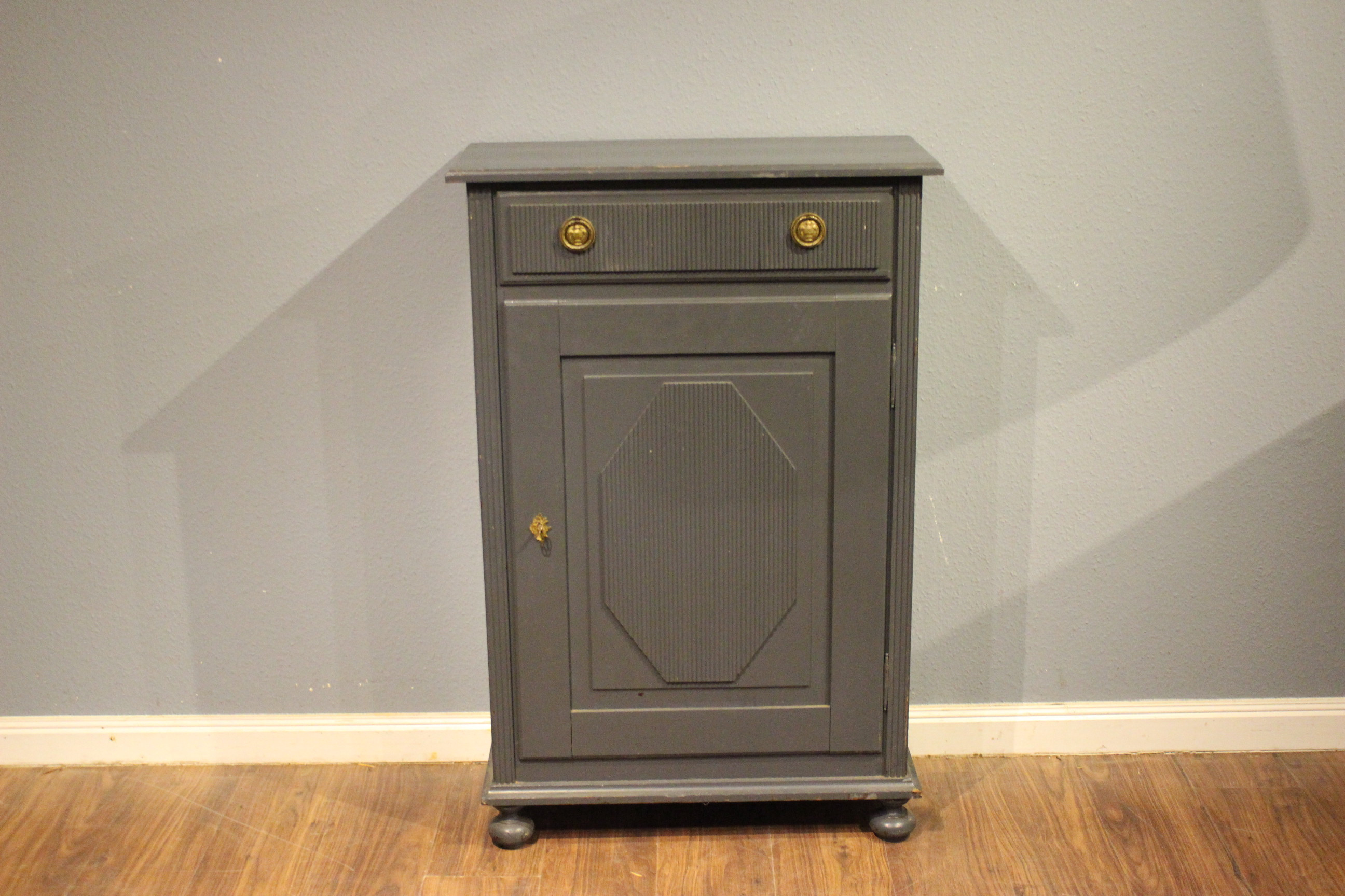 antikes Vertiko, Kiefer bemalt, Louis XVI (Art.-Nr. 03997)