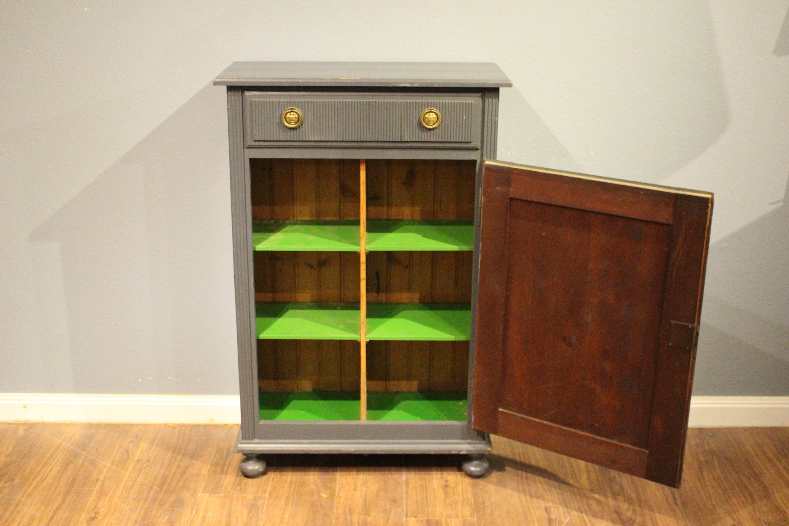 antikes Vertiko, Kiefer bemalt, Louis XVI (Art.-Nr. 03997)