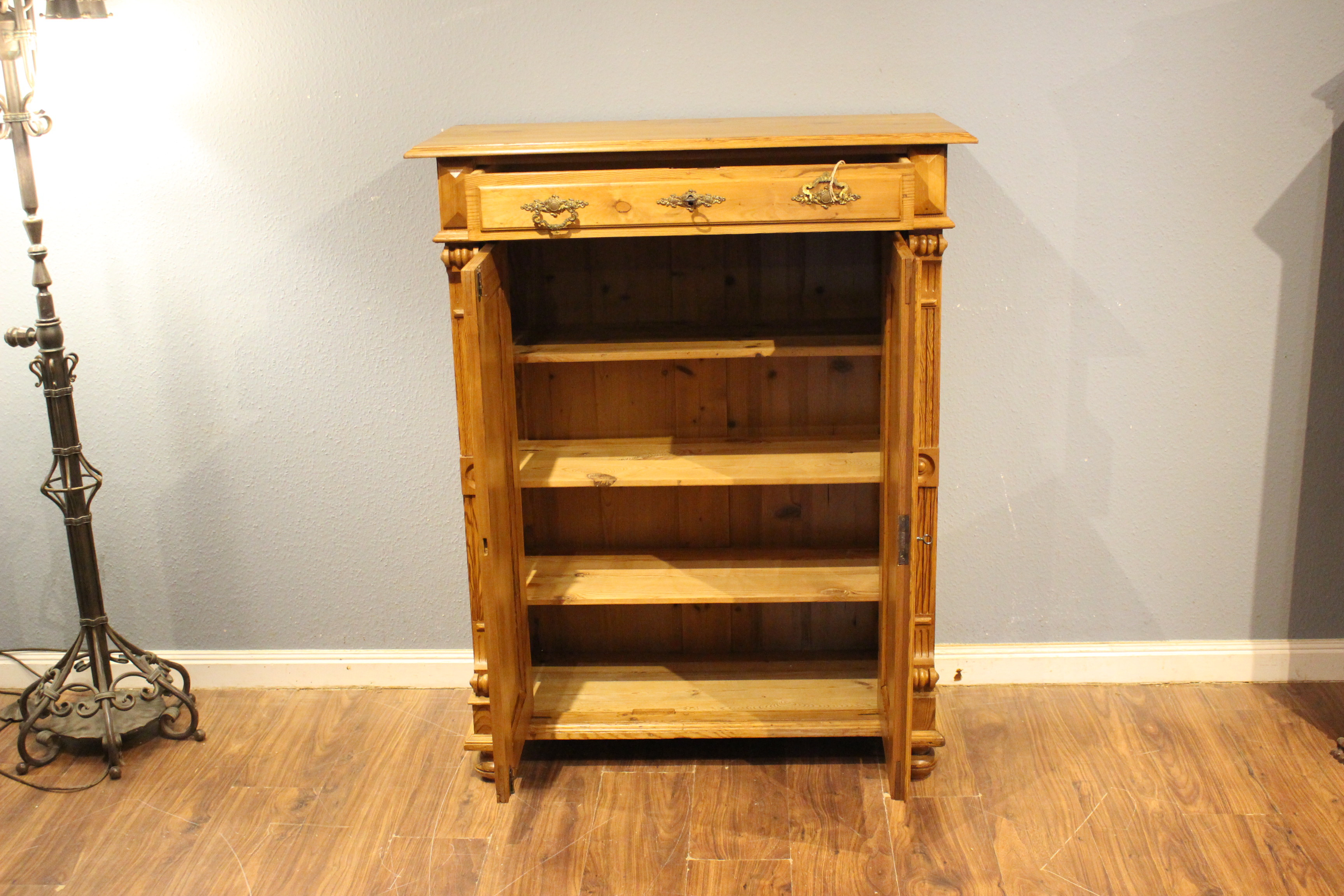 antikes Vertiko Kiefer Gründerzeit (Art.-Nr. 04672)