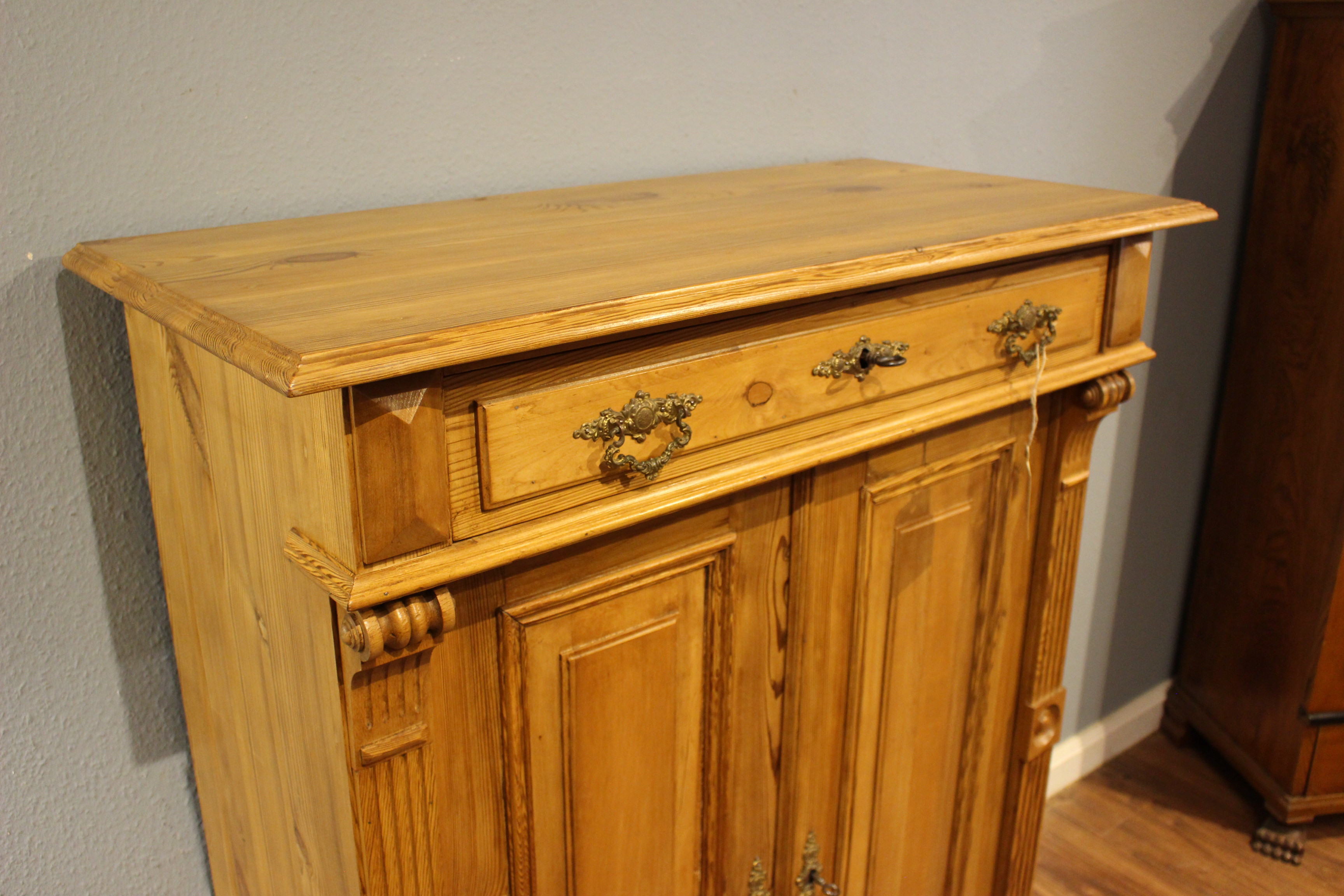 antikes Vertiko Kiefer Gründerzeit (Art.-Nr. 04672)