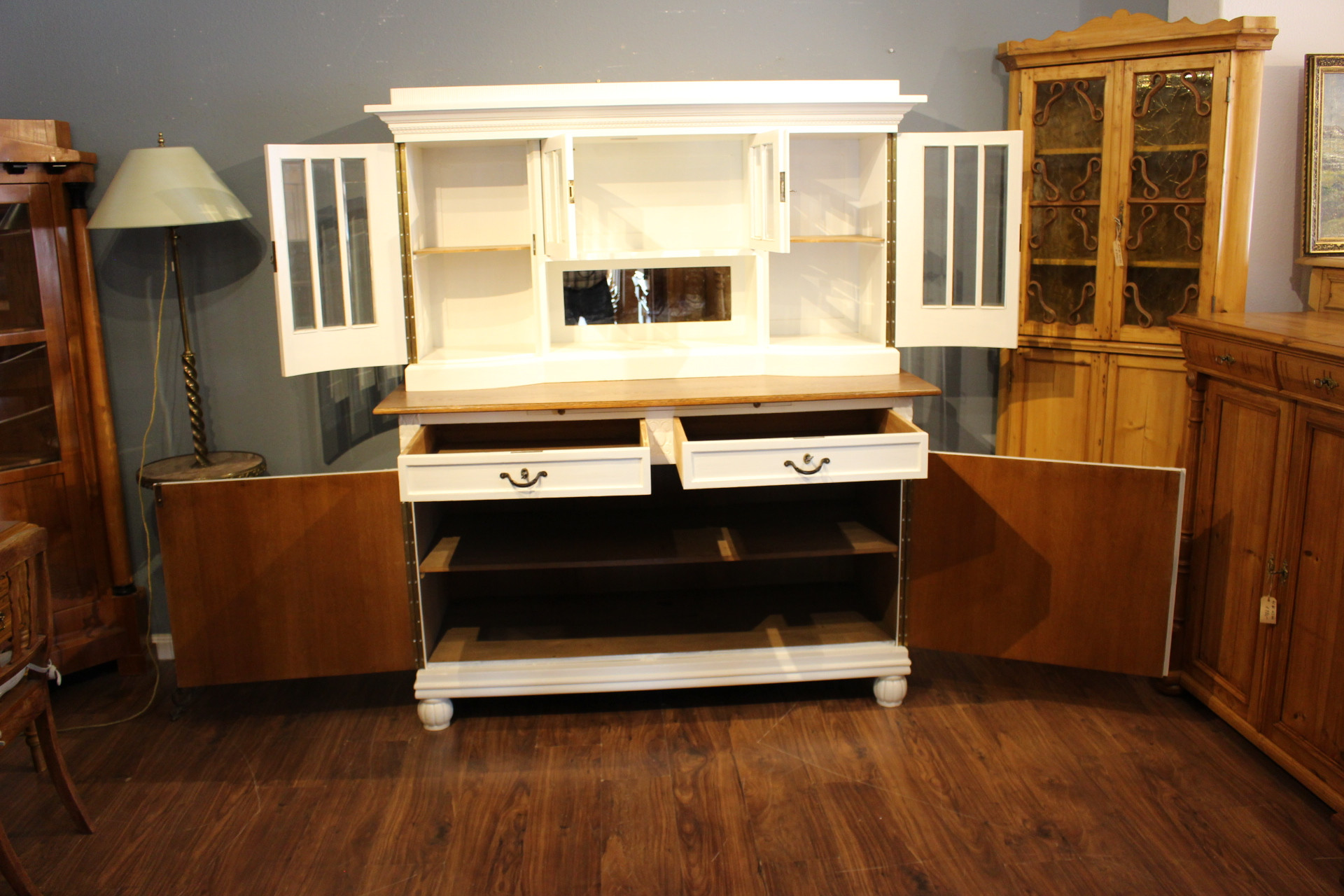Art Deco Buffetschrank, Eiche, weiß gestrichen, Platte in natur (Art.-Nr. 04498)