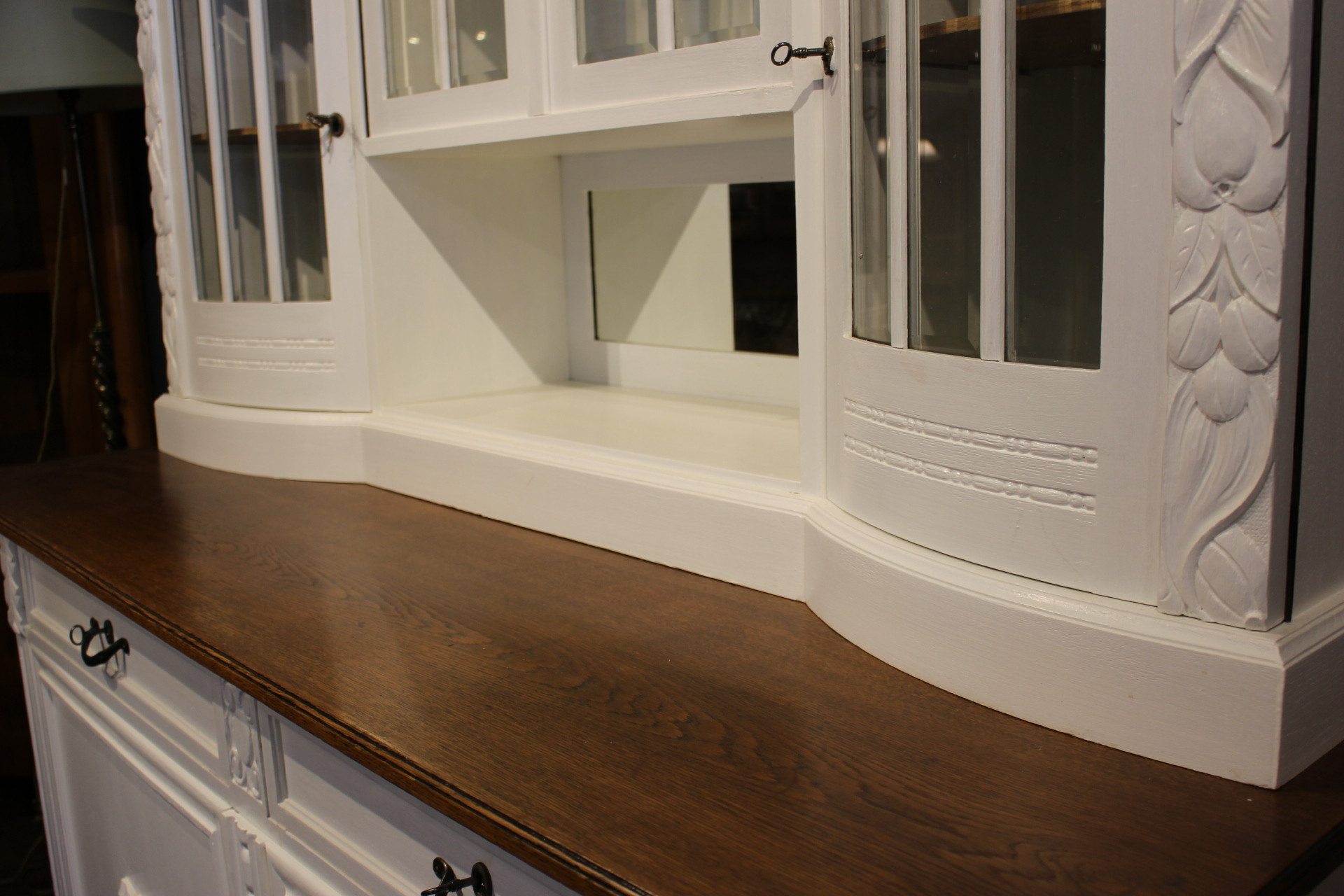 Art Deco Buffetschrank, Eiche, weiß gestrichen, Platte in natur (Art.-Nr. 04498)
