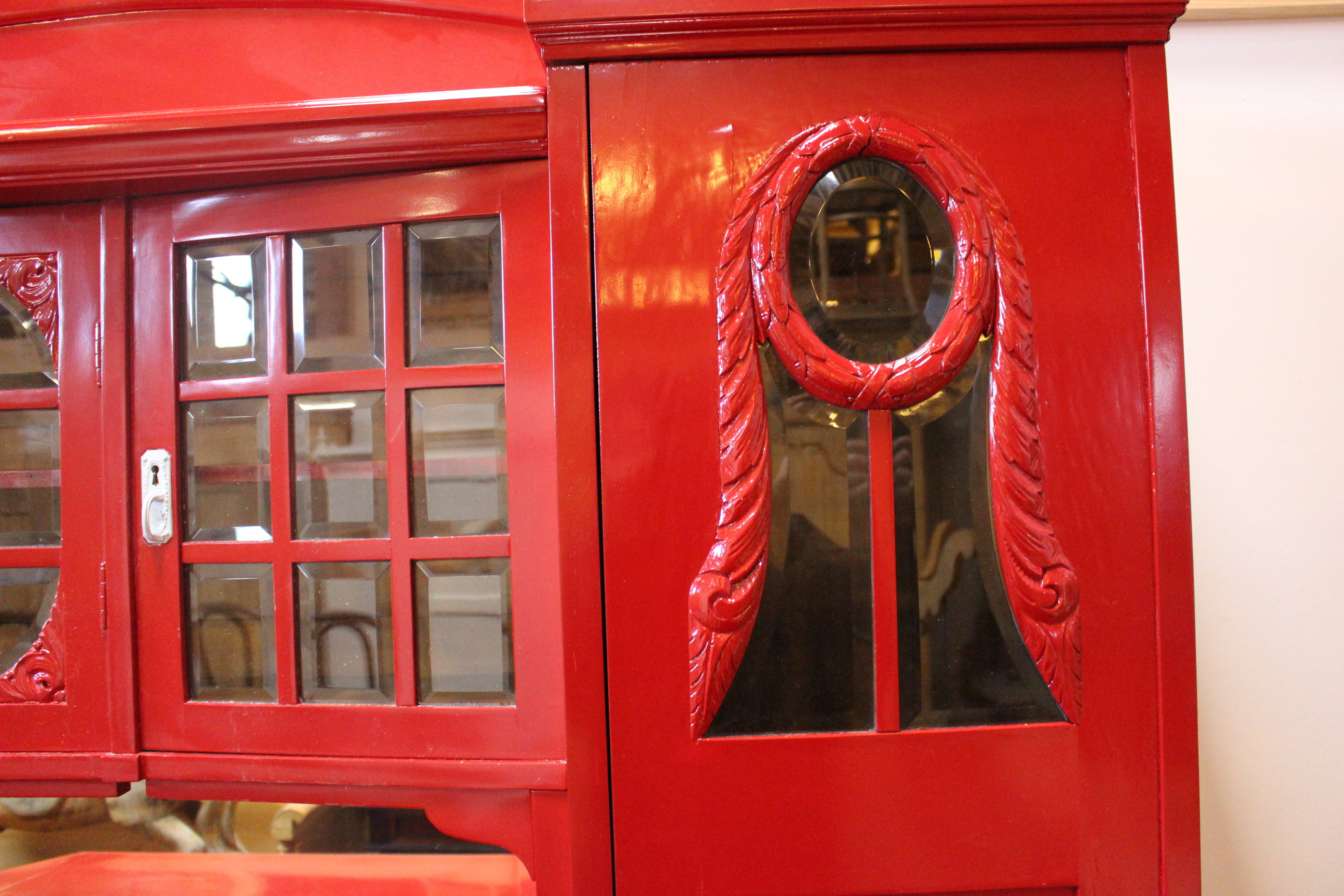 Mini Buffetschrank mit Seitentürmen Turmbuffet, rot hochglanzlackiert (Art.-Nr. 03607)