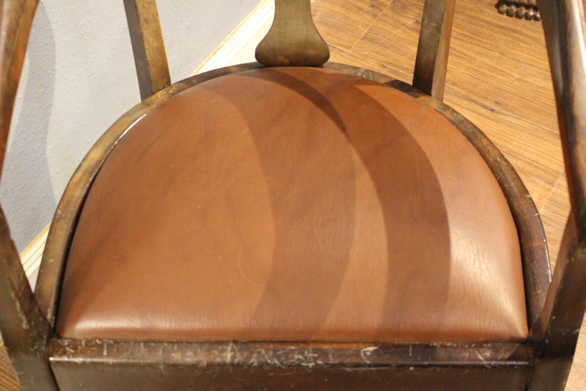 Bürostuhl Armlehnenstuhl 20er Jahre (Art.-Nr. 05149)