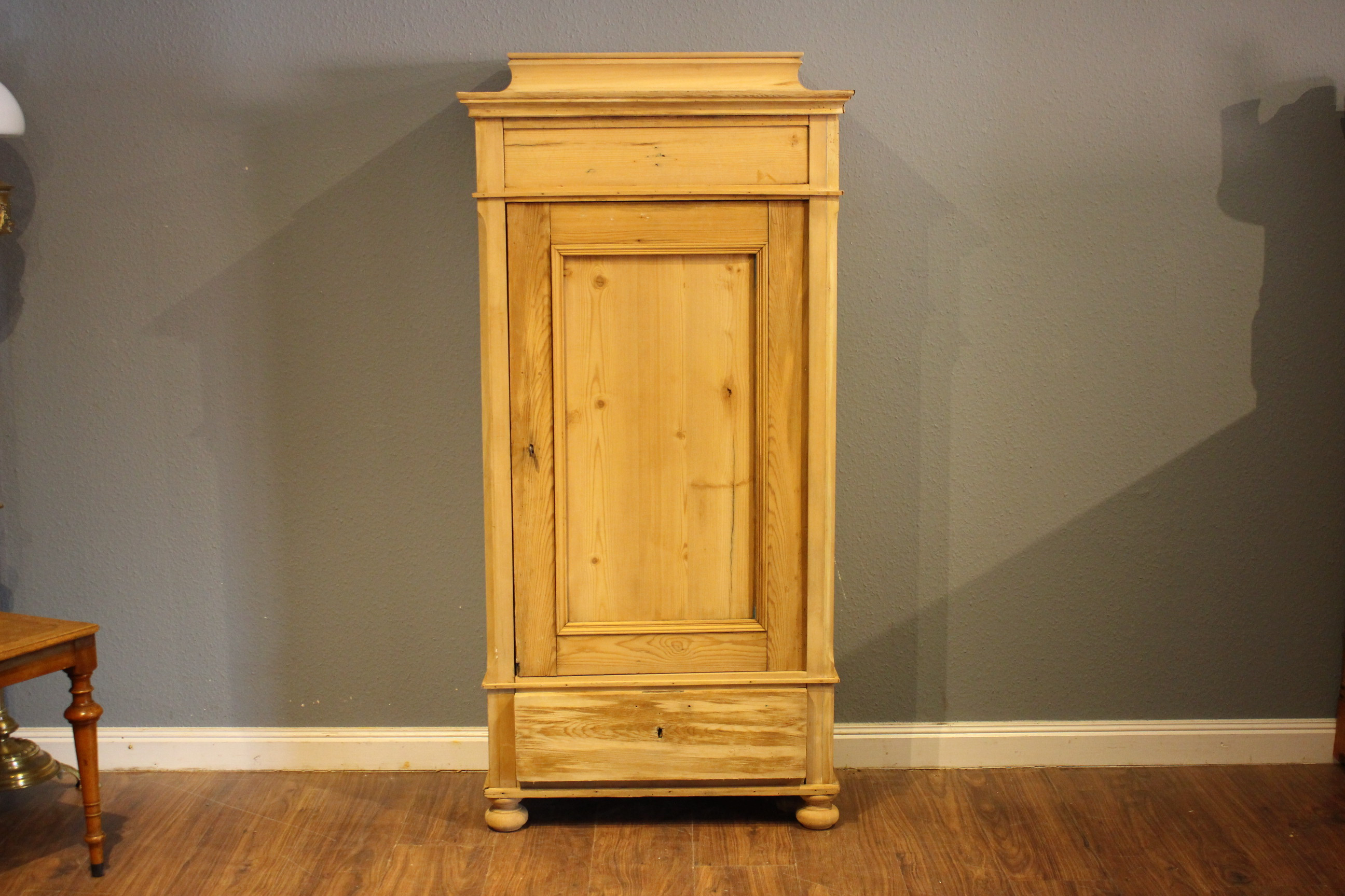 Dänischer Schrank eintürig Kiefer antik