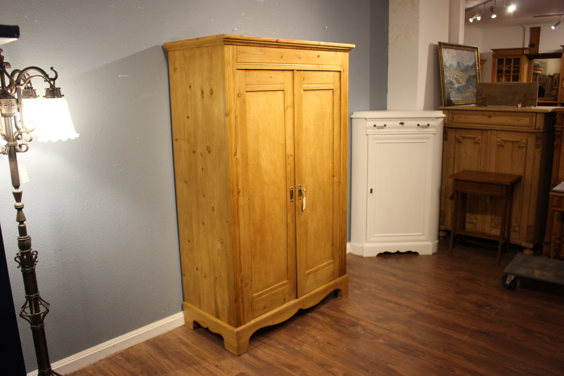 Dänischer Kleiderschrank, Jugendstil, zweitürig (Art.-Nr. 04454)