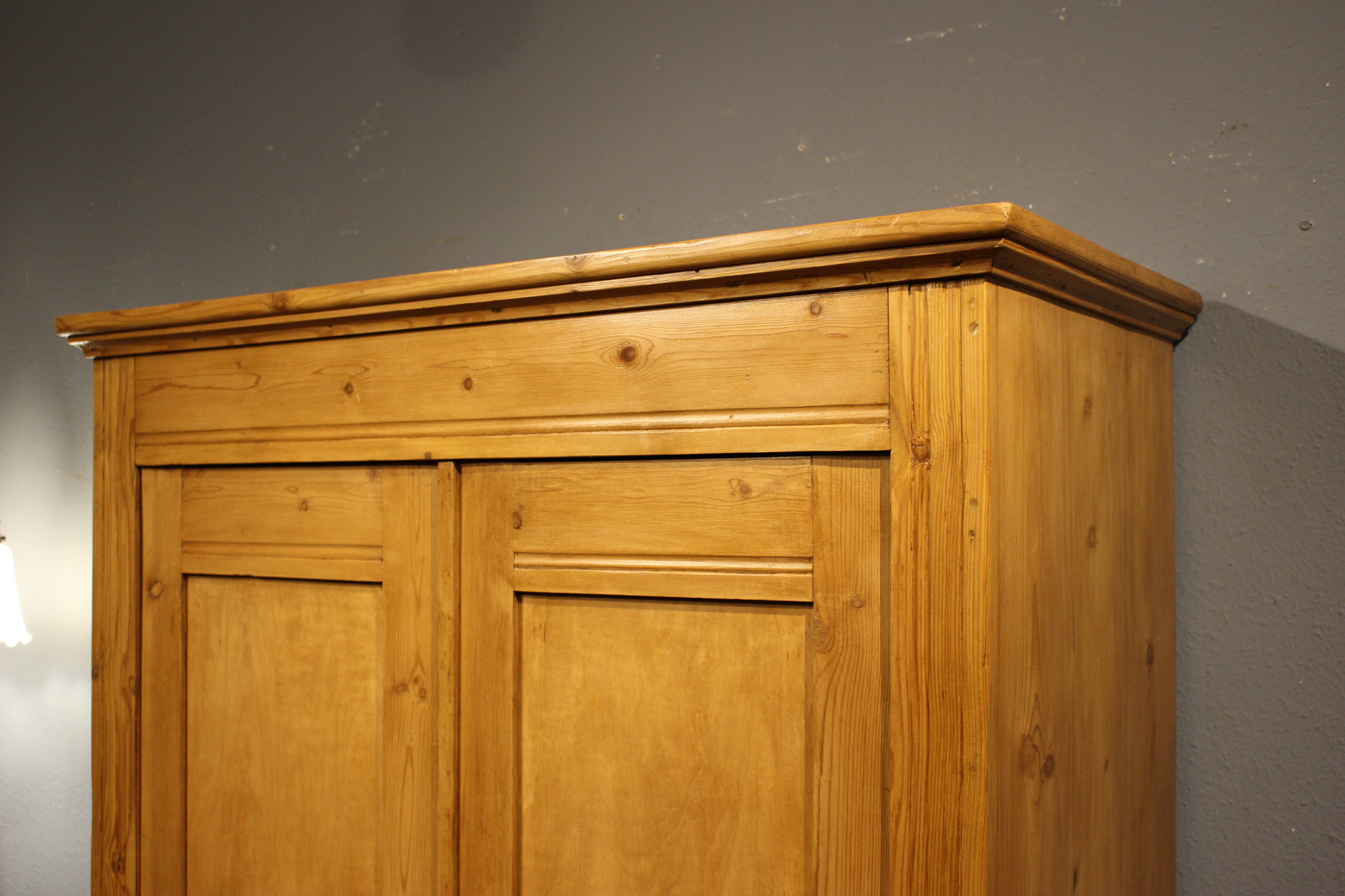 Dänischer Kleiderschrank, Jugendstil, zweitürig (Art.-Nr. 04454)