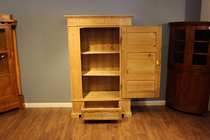 Dänischer Schrank eintürig, ein Schub, Spätbiedermeier (Art.-Nr. 04363)