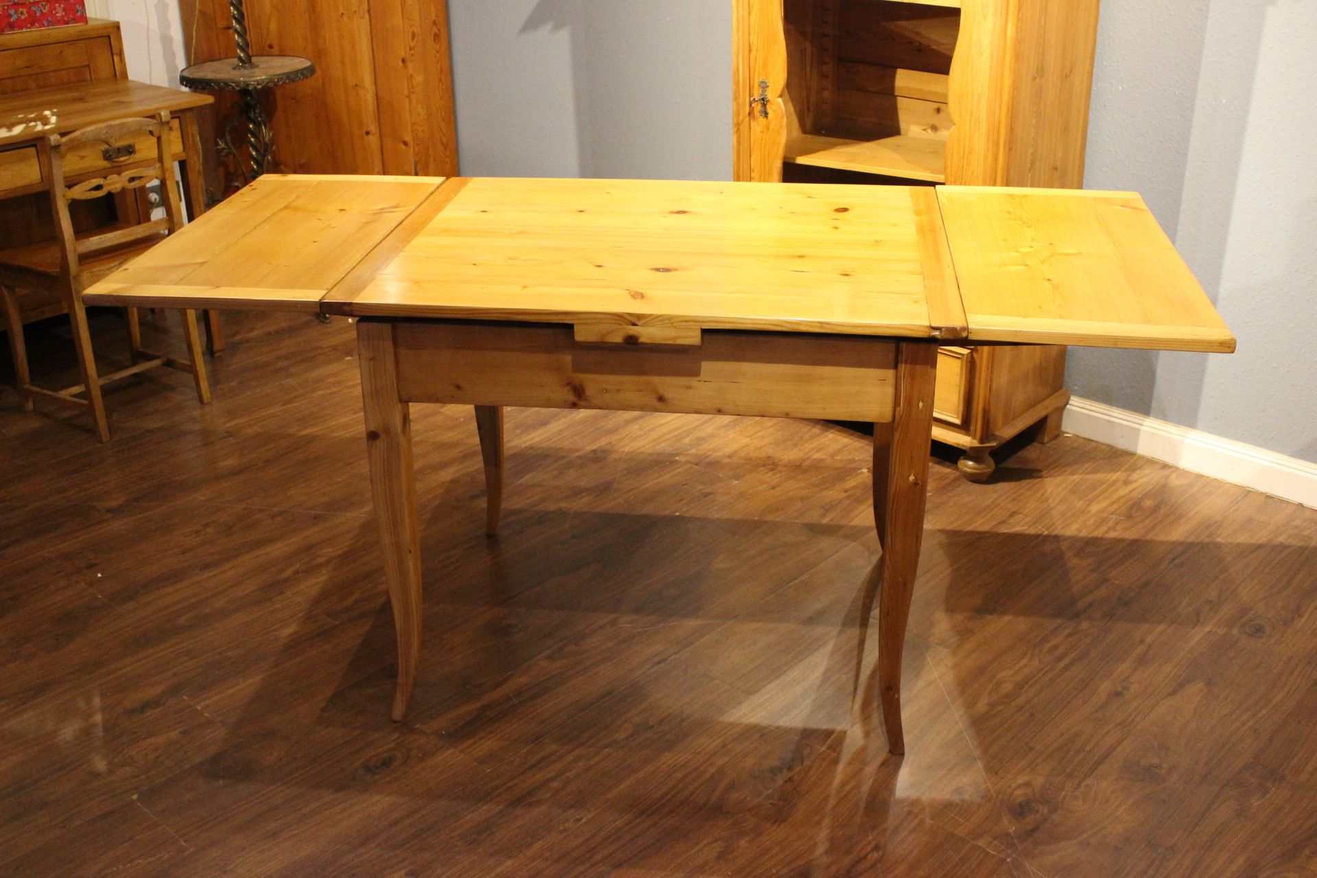 Eßtisch, Küchentisch ausziehbar bis auf 177 cm (Art.-Nr. 04544)