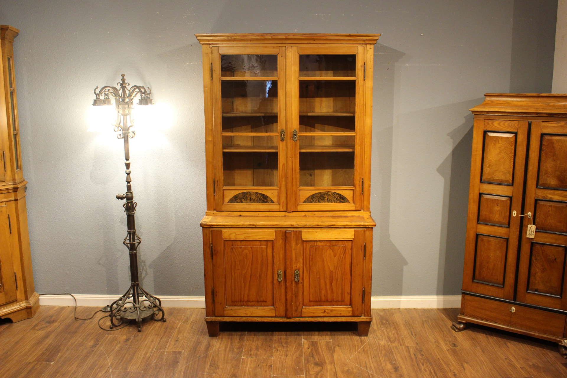 Geschirrschrank, Vitrinenschrank (Art.-Nr. 05137)