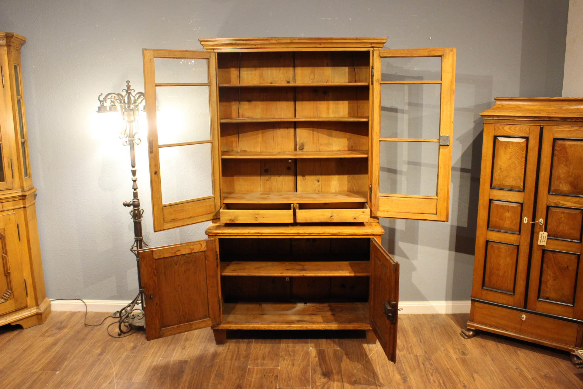 Geschirrschrank, Vitrinenschrank (Art.-Nr. 05137)