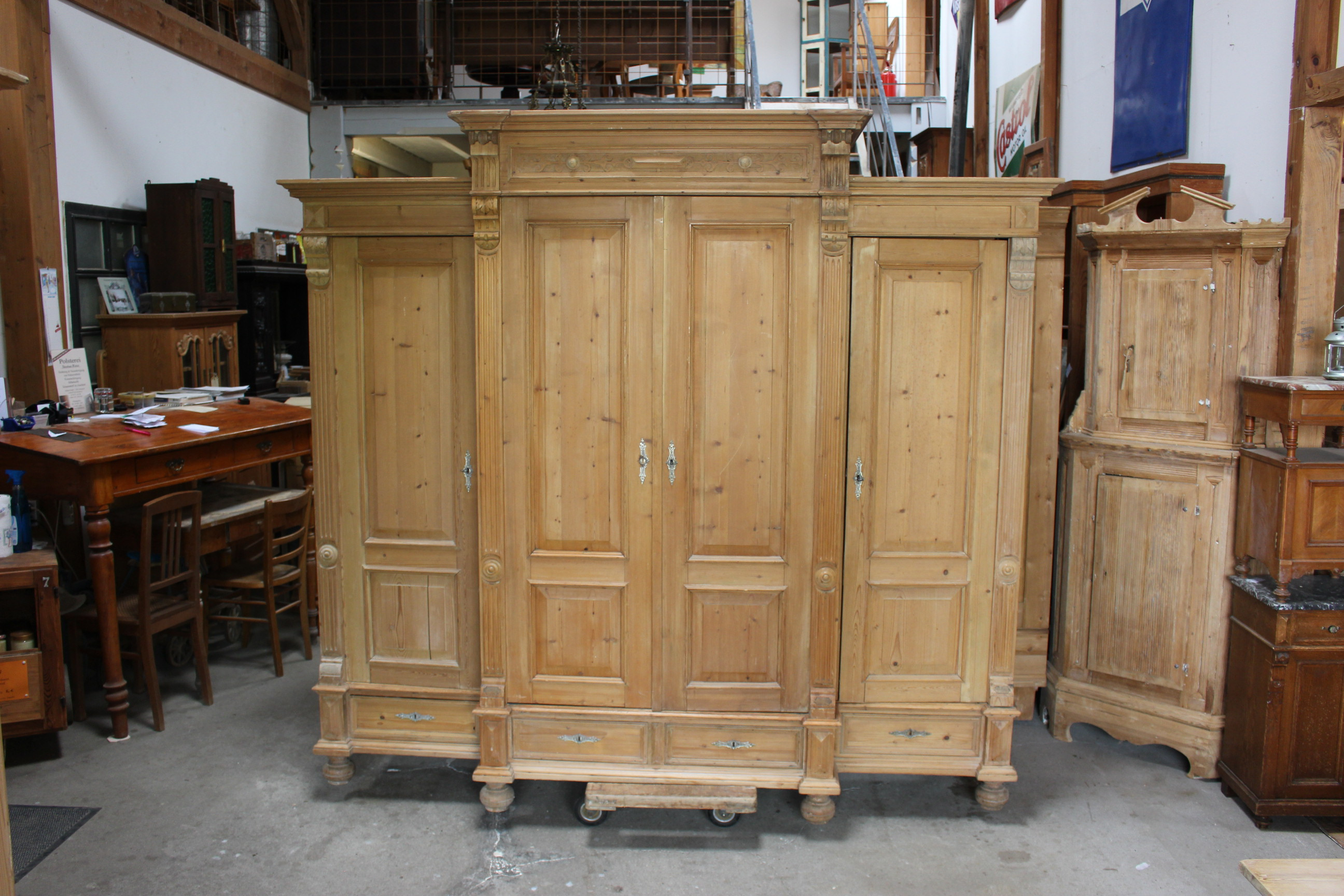 Großer Kleiderschrank, viertürig, Gründerzeit
