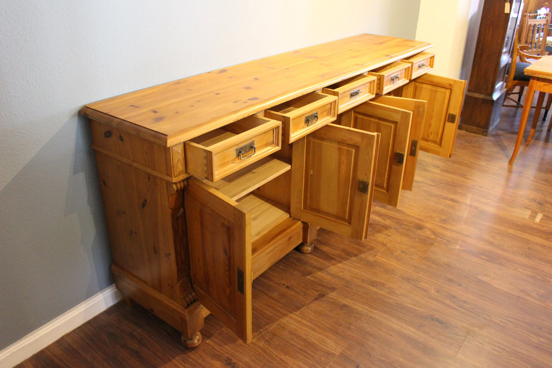 Großes Sideboard, Anrichte,Raumteiler,Kiefer gelaugt