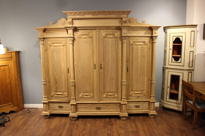 Großer Kleiderschrank, Wäscheschrank, viertürig, Gründerzeit (Art.-Nr.: 04857)