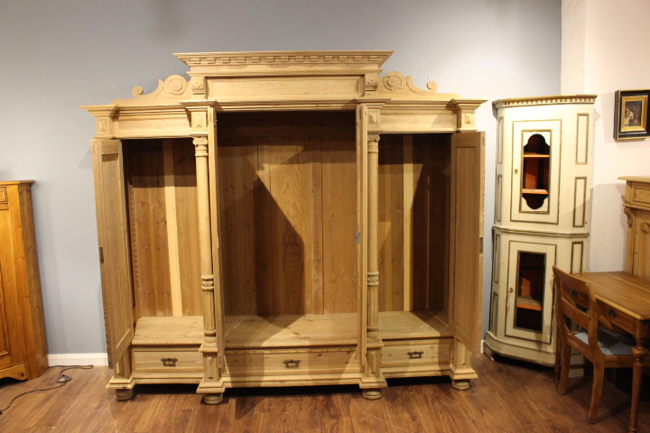 Großer Kleiderschrank, Wäscheschrank, viertürig, Gründerzeit (Art.-Nr. 04857)
