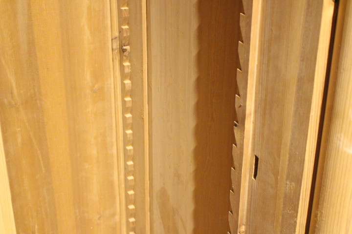 Großer Kleiderschrank, Wäscheschrank, viertürig, Gründerzeit (Art.-Nr. 04857)