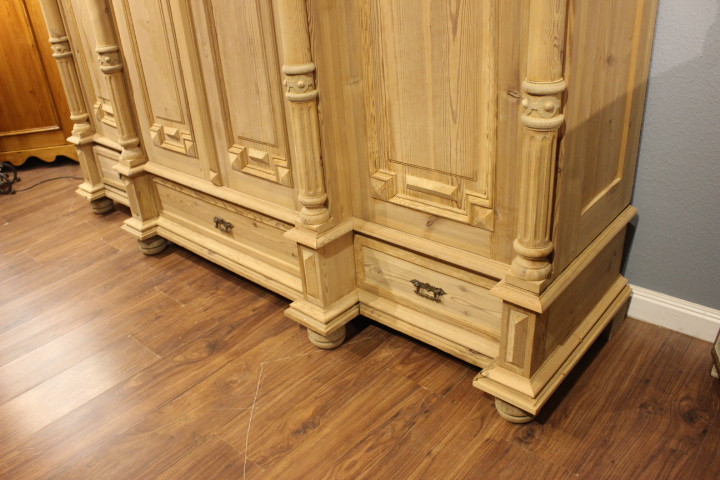 Großer Kleiderschrank, Wäscheschrank, viertürig, Gründerzeit (Art.-Nr. 04857)