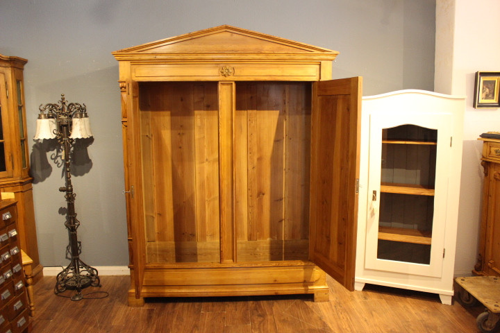 Großer Kleiderschrank Wäscheschrank Gründerzeit (Art.-Nr. 05170)