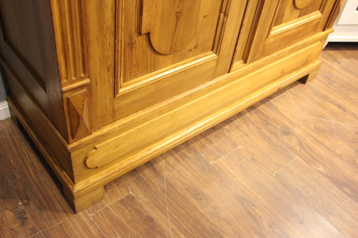 Großer Kleiderschrank Wäscheschrank Gründerzeit (Art.-Nr. 05170)