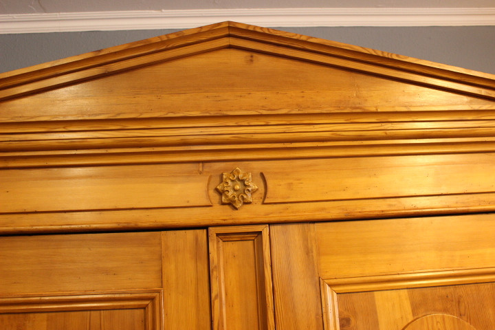 Großer Kleiderschrank Wäscheschrank Gründerzeit (Art.-Nr. 05170)